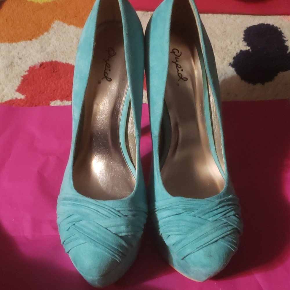 Suede teal qupid heels